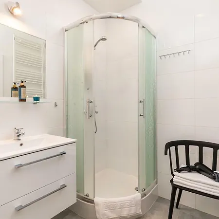 Apartment Rent Like Dzielna 64 *